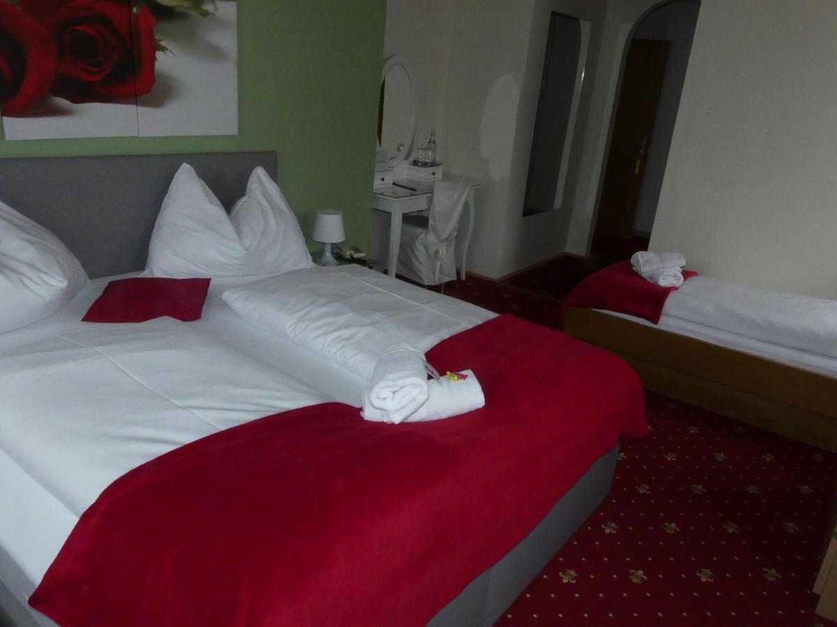 Hotel Kirchenwirt Бад Клайнкирххайм Екстериор снимка