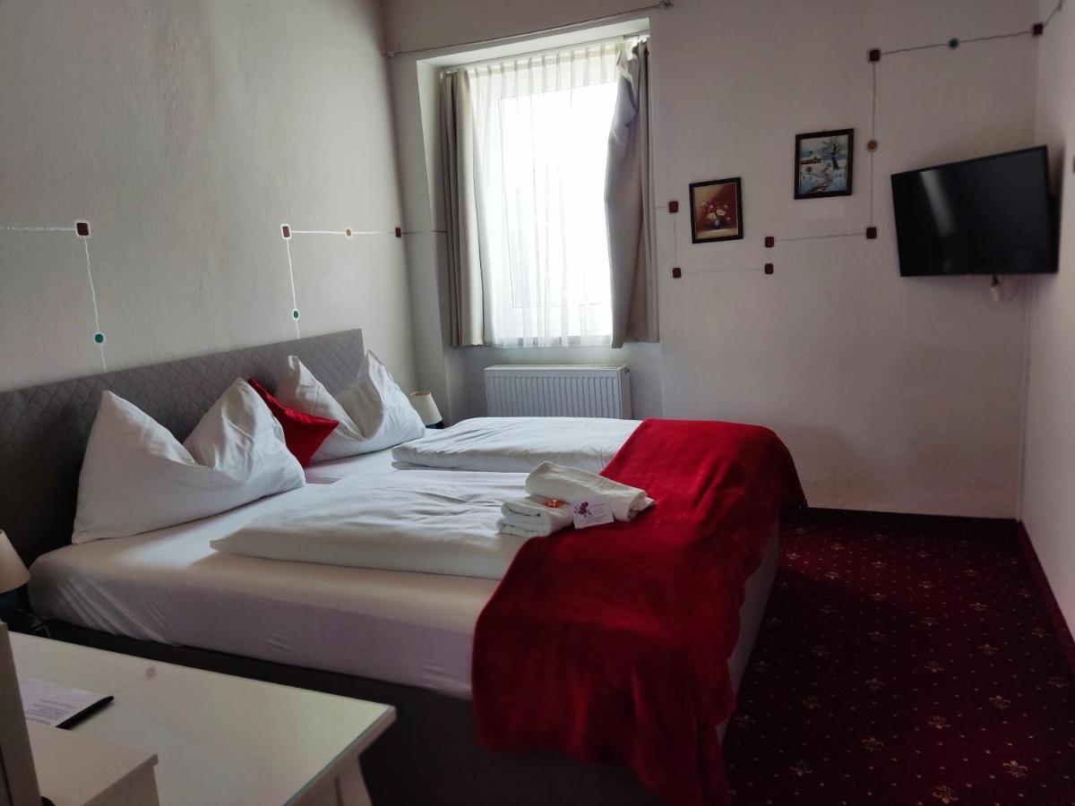 Hotel Kirchenwirt Бад Клайнкирххайм Екстериор снимка
