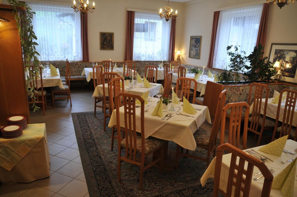 Hotel Kirchenwirt Бад Клайнкирххайм Екстериор снимка