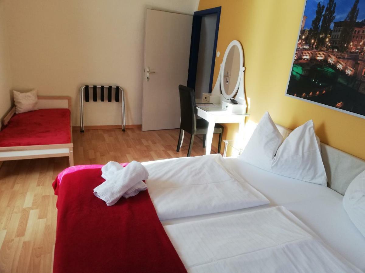 Hotel Kirchenwirt Бад Клайнкирххайм Екстериор снимка